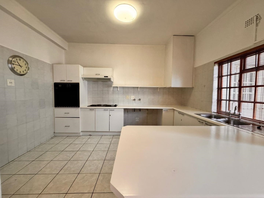 To Let 2 Bedroom Property for Rent in Bantry Bay Western Cape